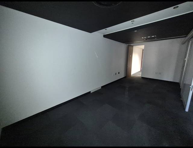 484M² OFFICE TO LET IN WOODMEAD